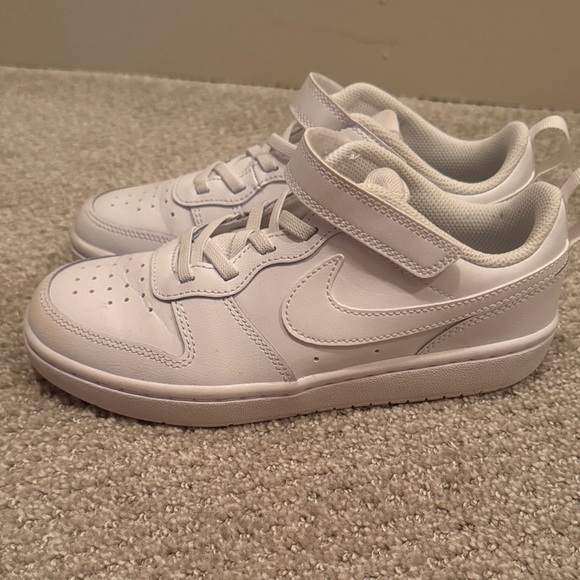 Nike Kids' All-White Sneakers - Picture 1 of 3